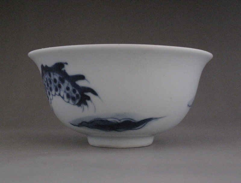 Nice Chinese Antique Blue and White Porcelain Dragon Bowl