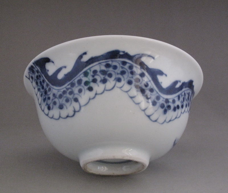 Nice Chinese Antique Blue and White Porcelain Dragon Bowl