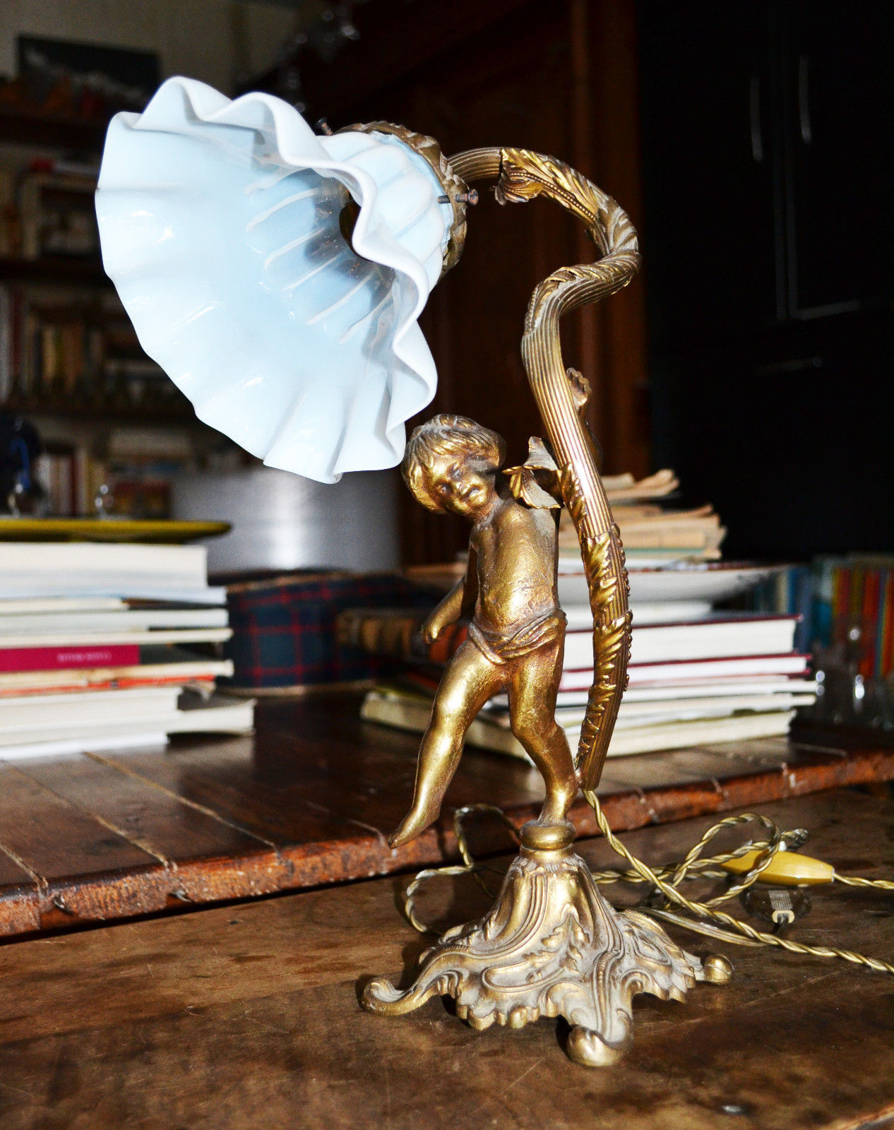 French antique 1900 cherub angel amour bronze lamp opaline shade art nouveau