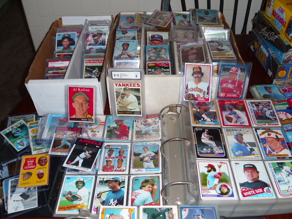 GIGANTIC ESTATE FIND OF VINTAGE SPORTSCARDS WITH OLD UNOPENED PACKS LIQUIDATION