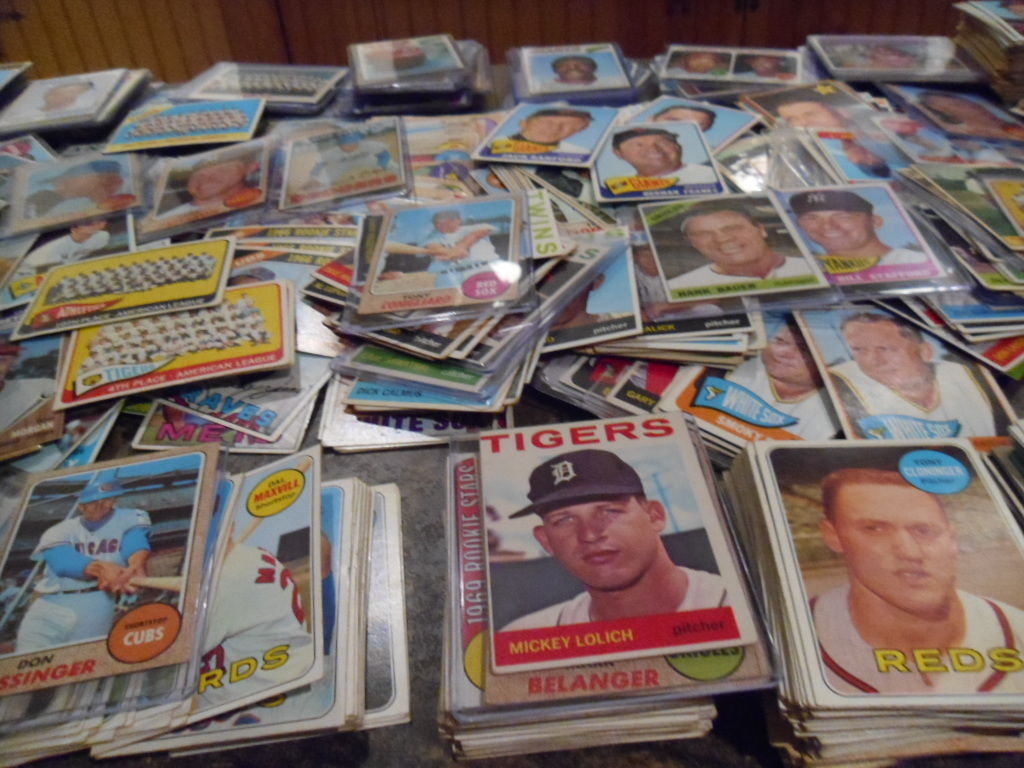 GIGANTIC ESTATE FIND OF VINTAGE SPORTSCARDS WITH OLD UNOPENED PACKS LIQUIDATION