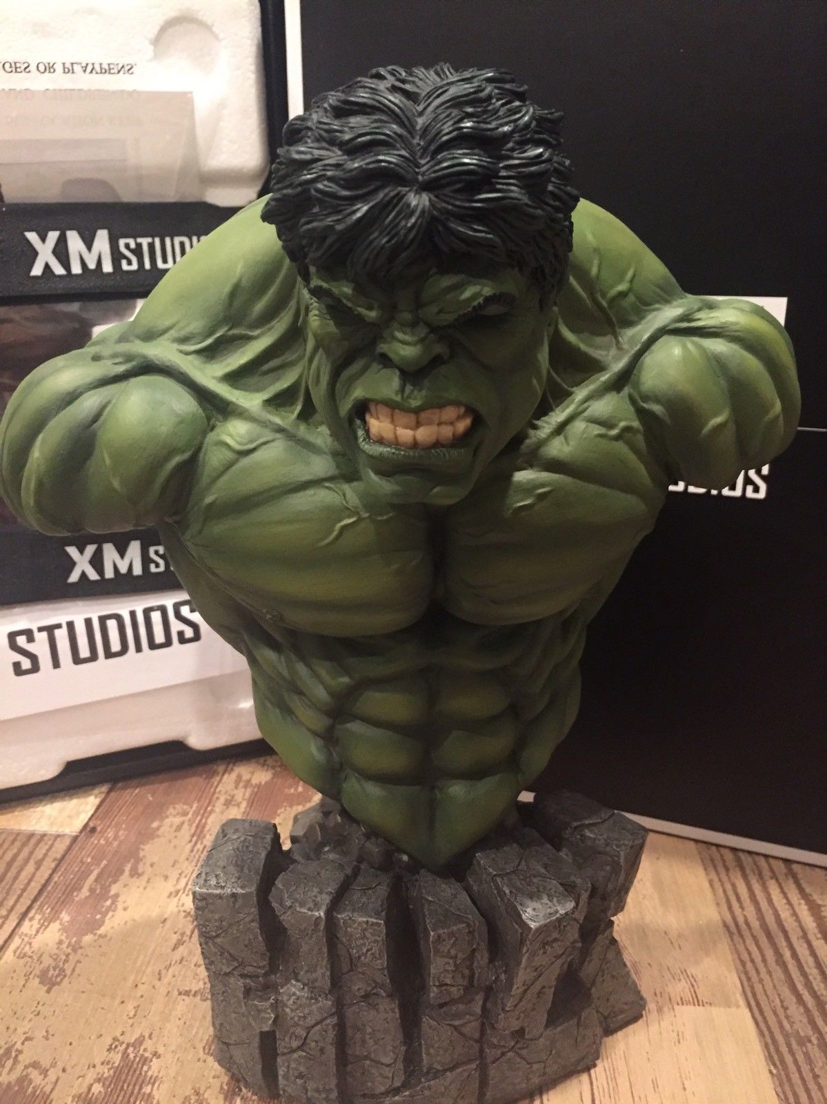 Xm Studios Incredible Hulk Bust 1:4 Scale Statue MIB Not Sideshow