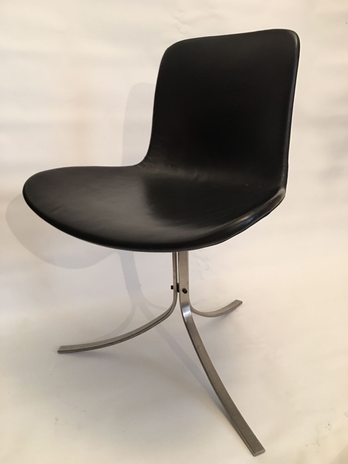 Mid Century Modern Danish Fritz Hansen Poul Kjaerholm PK9 Tulip Chair Black