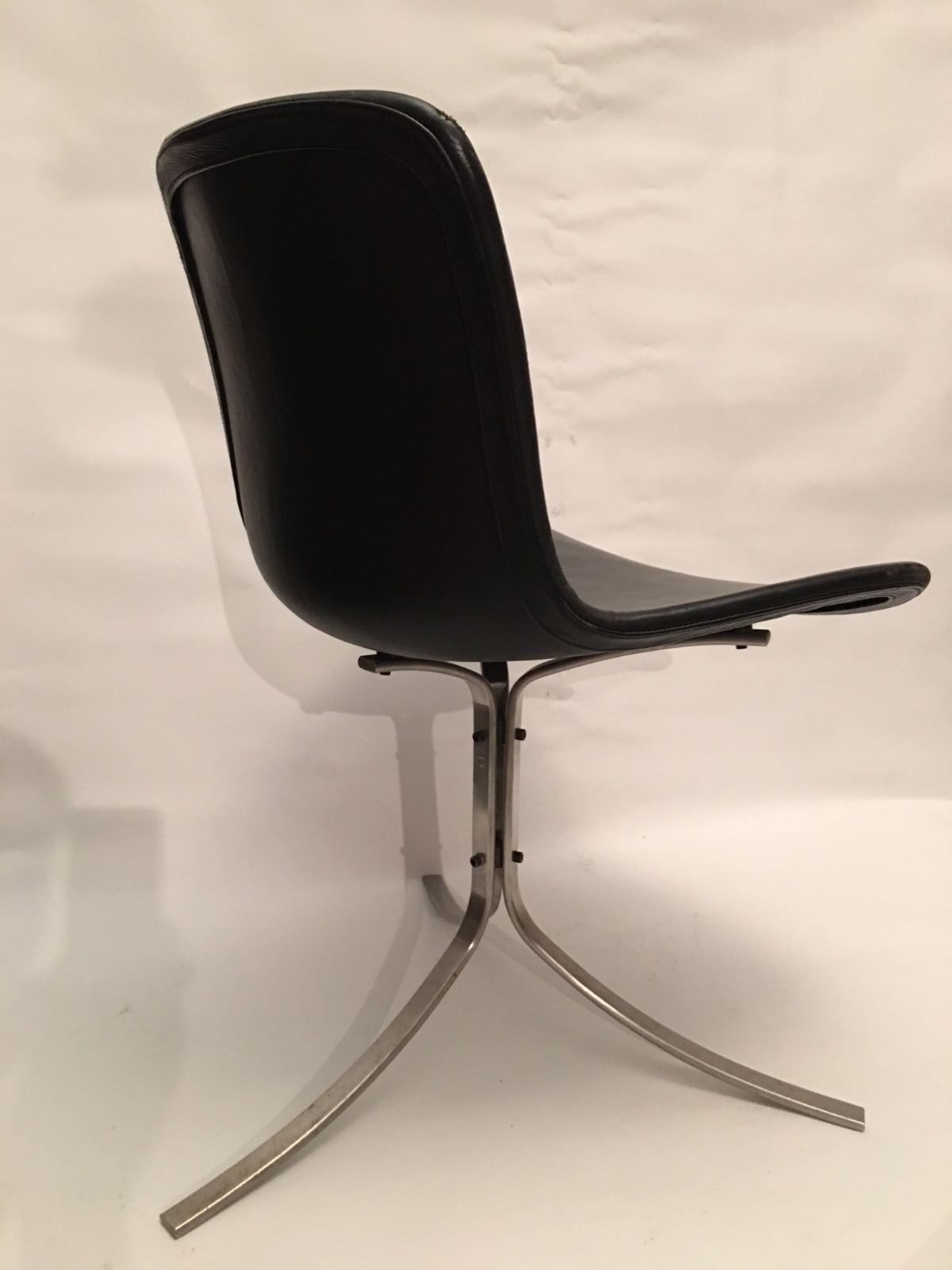 Mid Century Modern Danish Fritz Hansen Poul Kjaerholm PK9 Tulip Chair Black