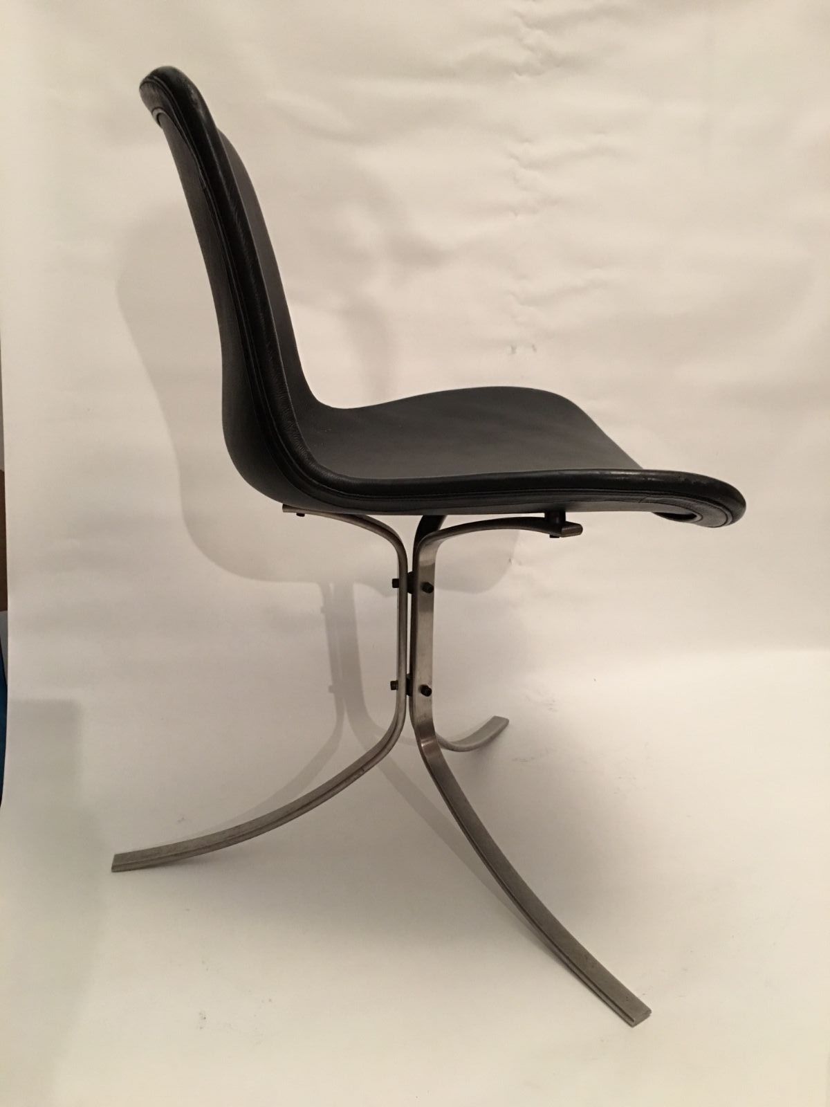 Mid Century Modern Danish Fritz Hansen Poul Kjaerholm PK9 Tulip Chair Black