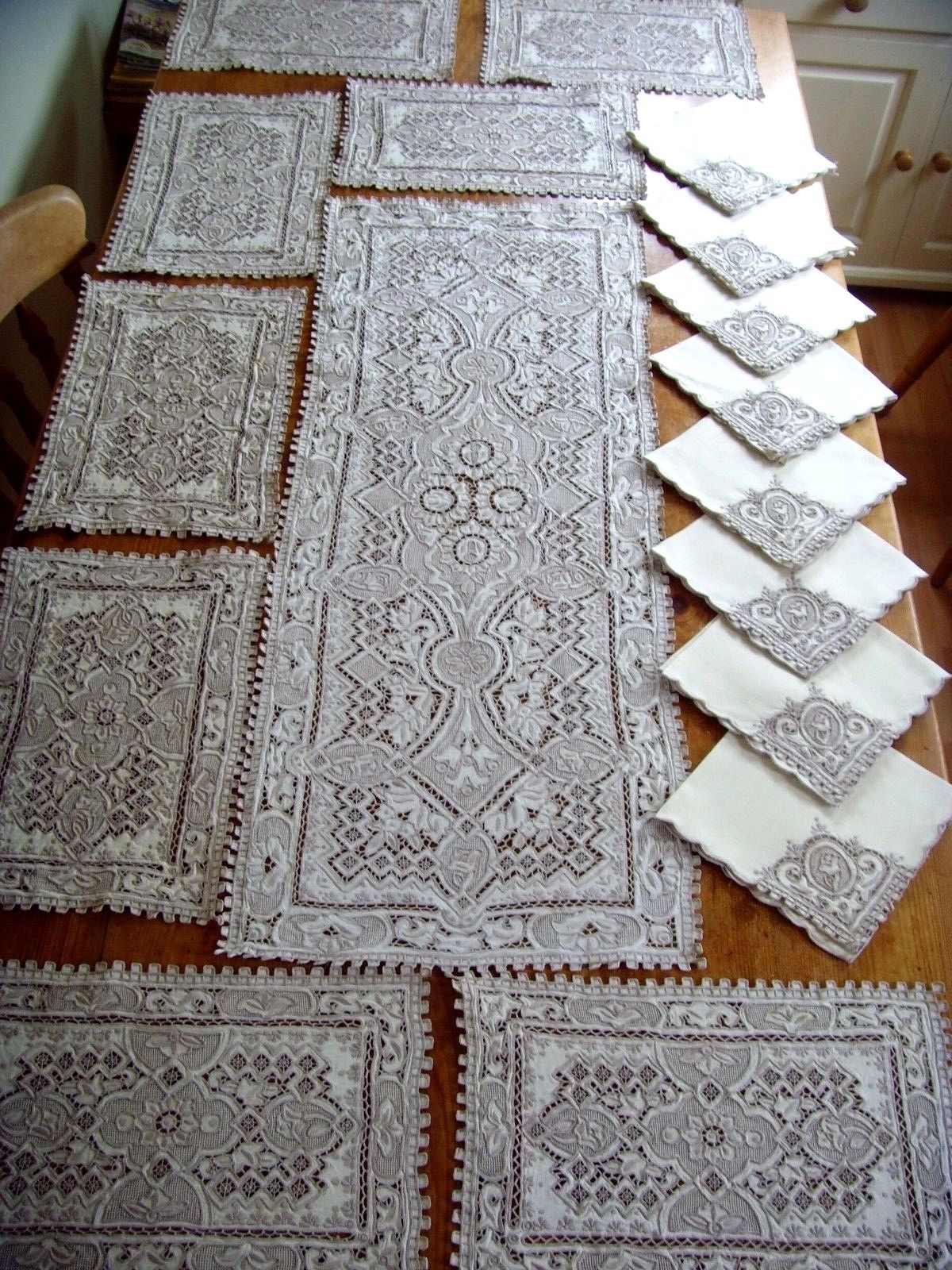 VINTAGE HAND EMBROIDERED GREAT WALL LACE SET TABLECLOTH / RUNNER NAPKINS MATS