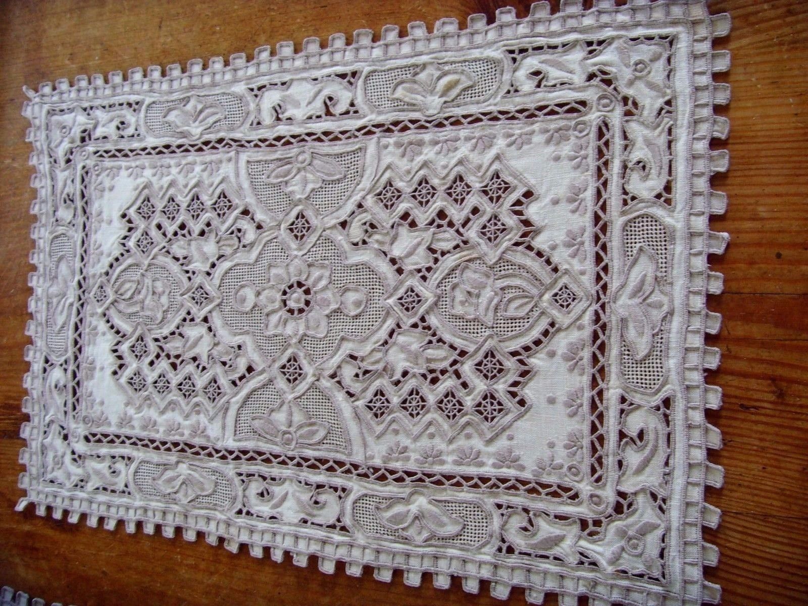 VINTAGE HAND EMBROIDERED GREAT WALL LACE SET TABLECLOTH / RUNNER NAPKINS MATS