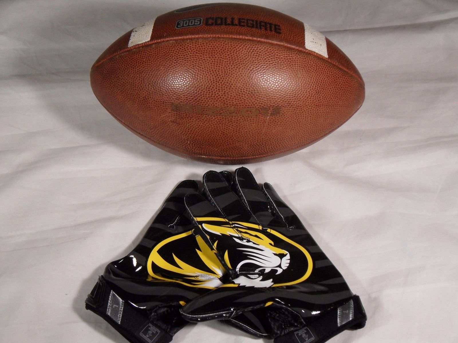 Nike 3005 Missouri Tigers Mizzou Game Used Team Issue Football Vapor Jet Gloves