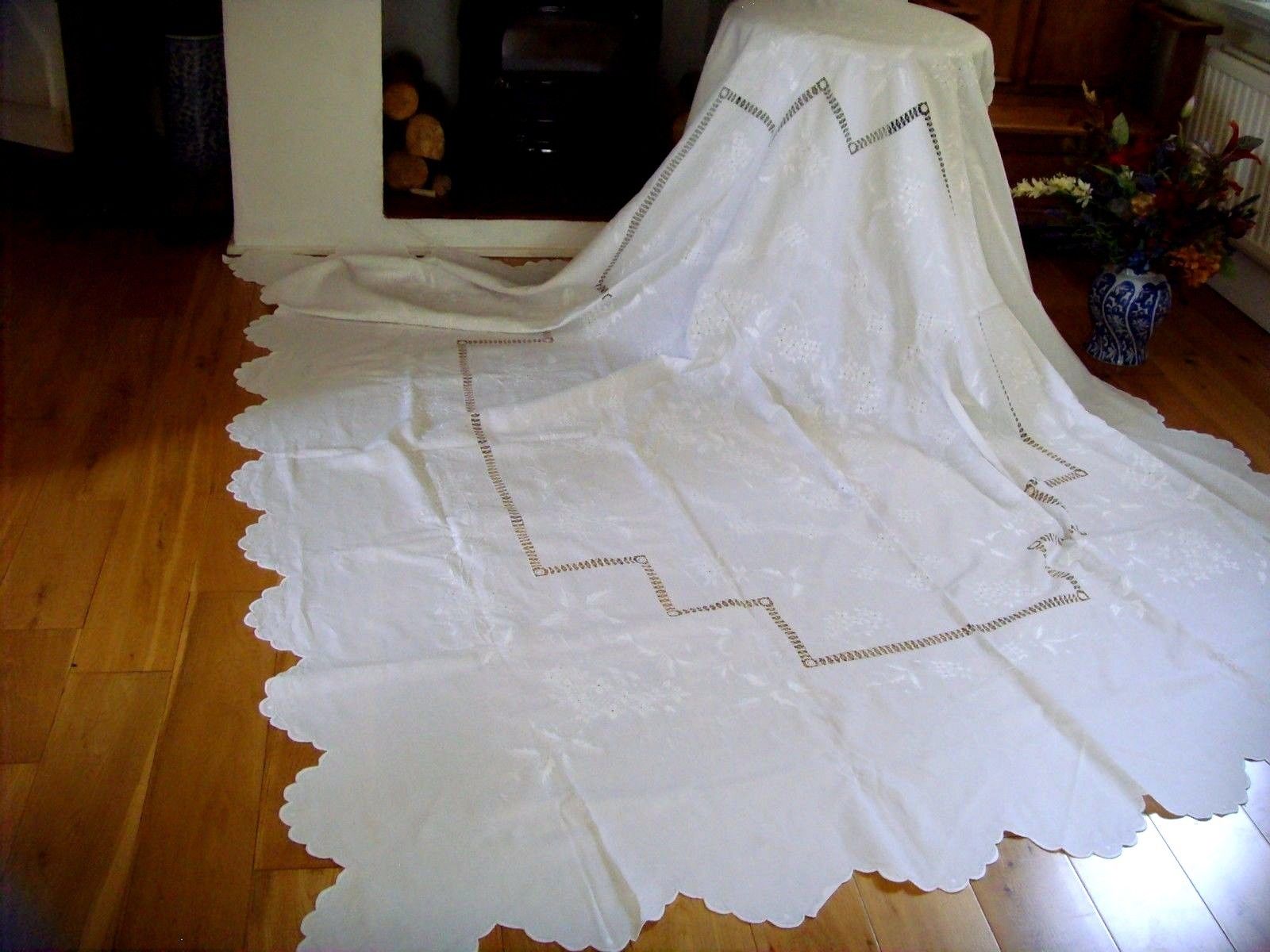 STUNNING X LARGE VICTORIAN HAND EMBROIDERED WHITEWORK LINEN TABLECLOTH BEDSPREAD