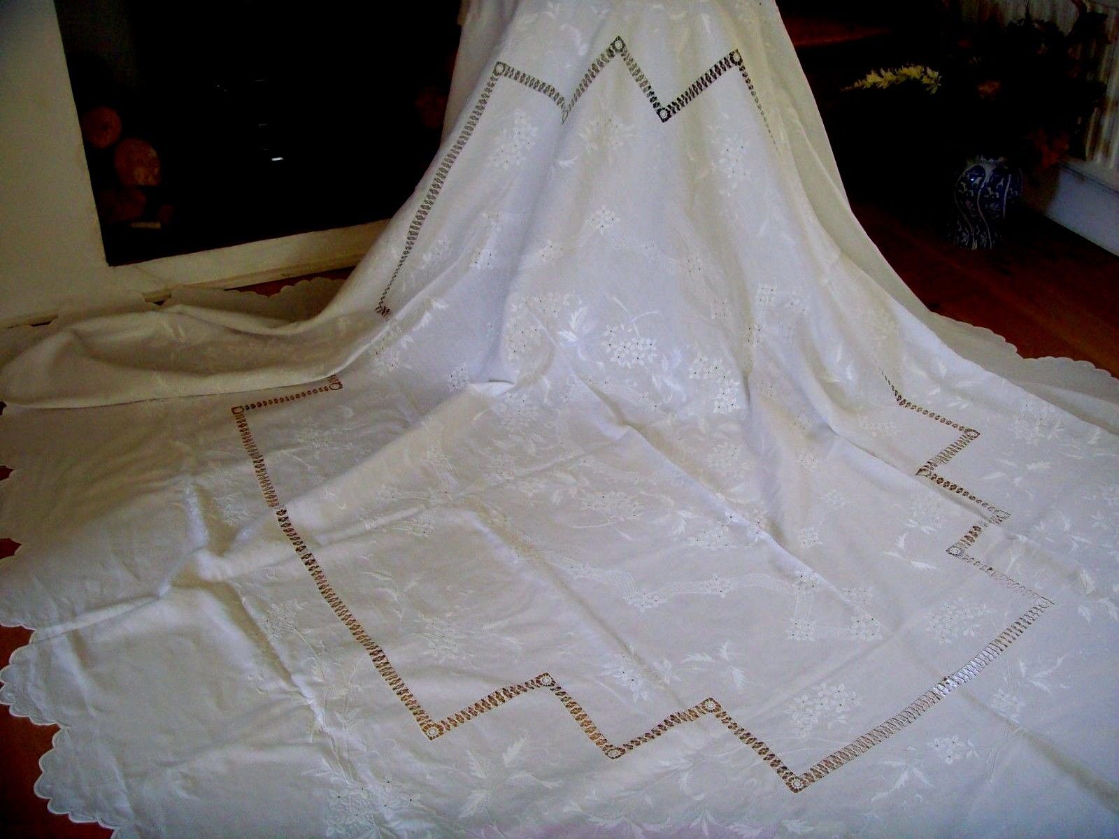 STUNNING X LARGE VICTORIAN HAND EMBROIDERED WHITEWORK LINEN TABLECLOTH BEDSPREAD