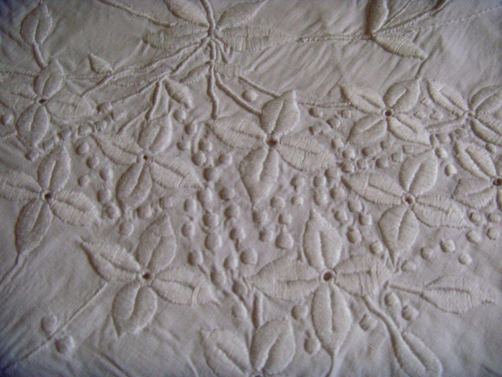 STUNNING X LARGE VICTORIAN HAND EMBROIDERED WHITEWORK LINEN TABLECLOTH BEDSPREAD