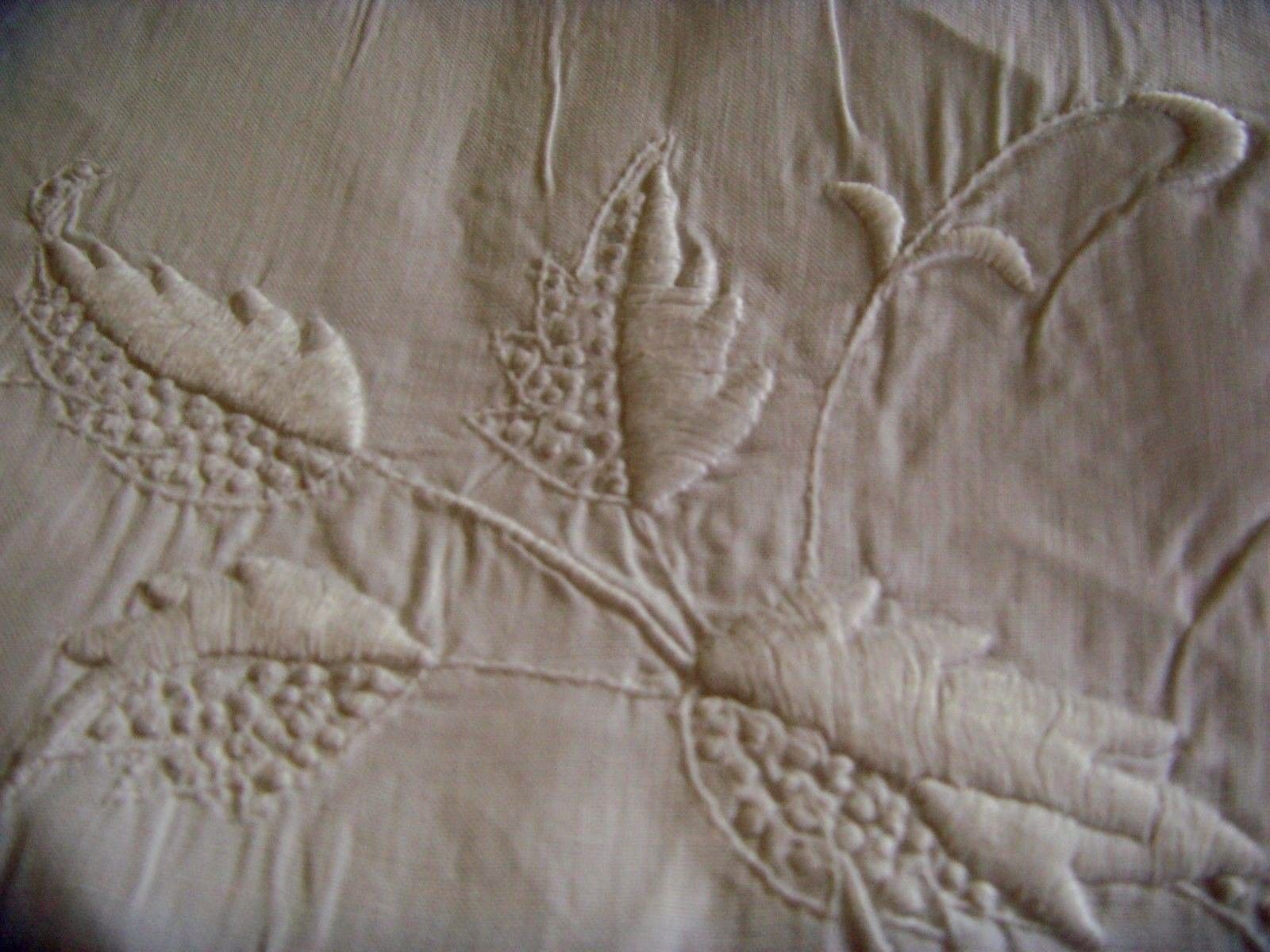 STUNNING X LARGE VICTORIAN HAND EMBROIDERED WHITEWORK LINEN TABLECLOTH BEDSPREAD