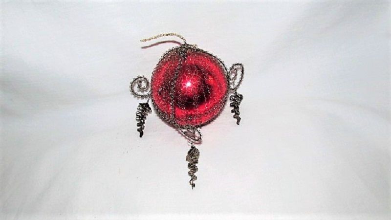 VTG MID CENTURY 4" UNUSUAL ATOMIC WIRE WRAPPED RED GLASS CHRISTMAS ORNAMENT