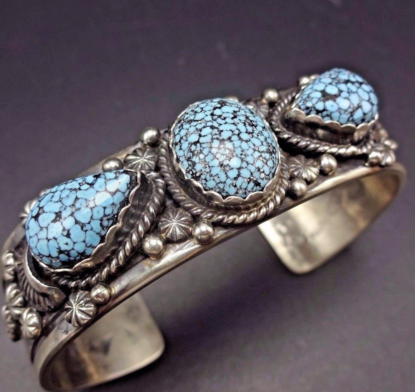 Signed Vintage NAVAJO Sterling Silver KINGMAN SPIDERWEB TURQUOISE Cuff BRACELET