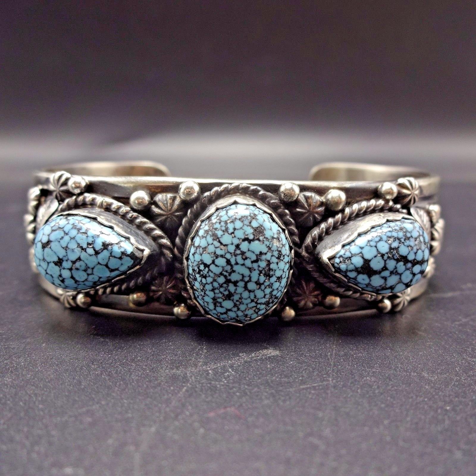 Signed Vintage NAVAJO Sterling Silver KINGMAN SPIDERWEB TURQUOISE Cuff BRACELET