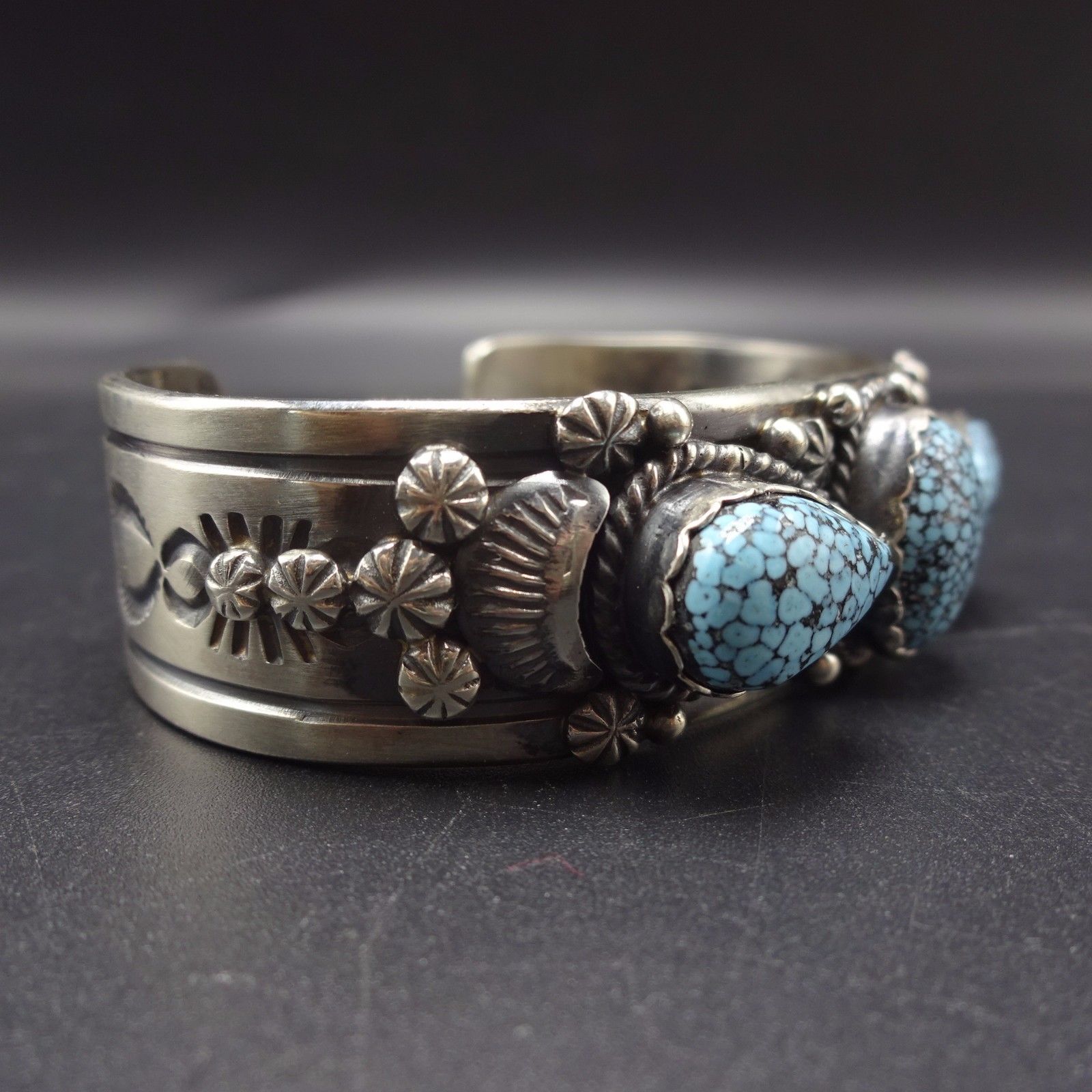 Signed Vintage NAVAJO Sterling Silver KINGMAN SPIDERWEB TURQUOISE Cuff BRACELET