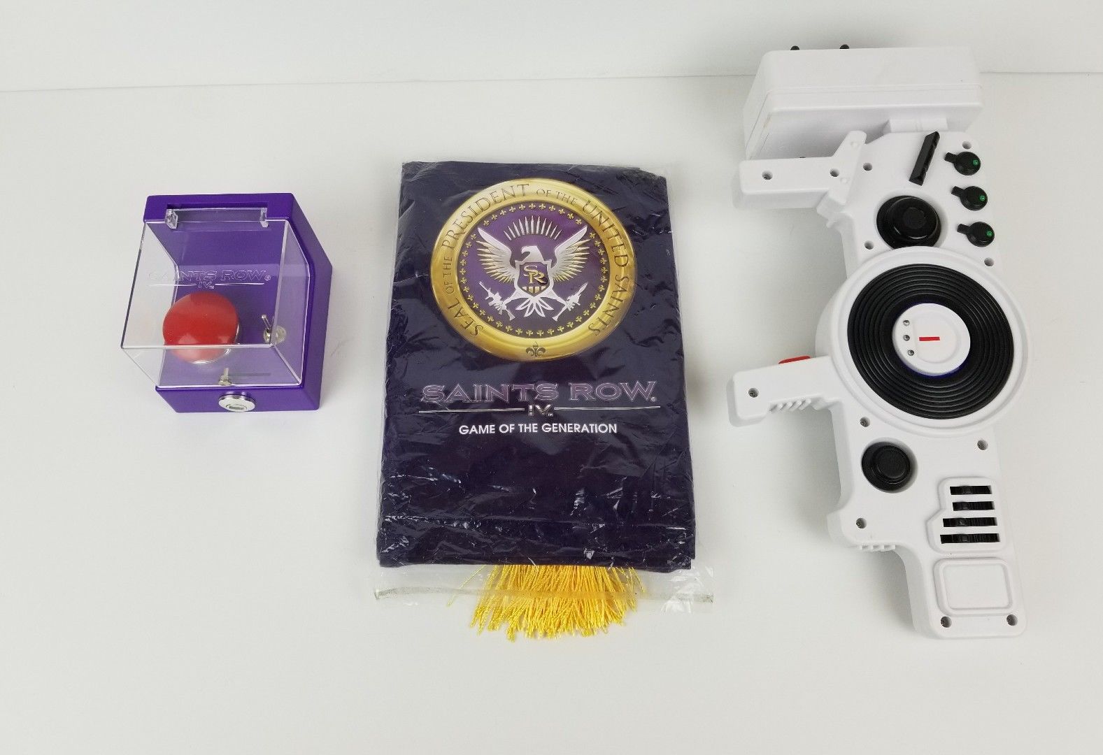 Saints Row 4 IV Collector's Edition Dubstep Gun & Doomsday Button & Cloth Pouch