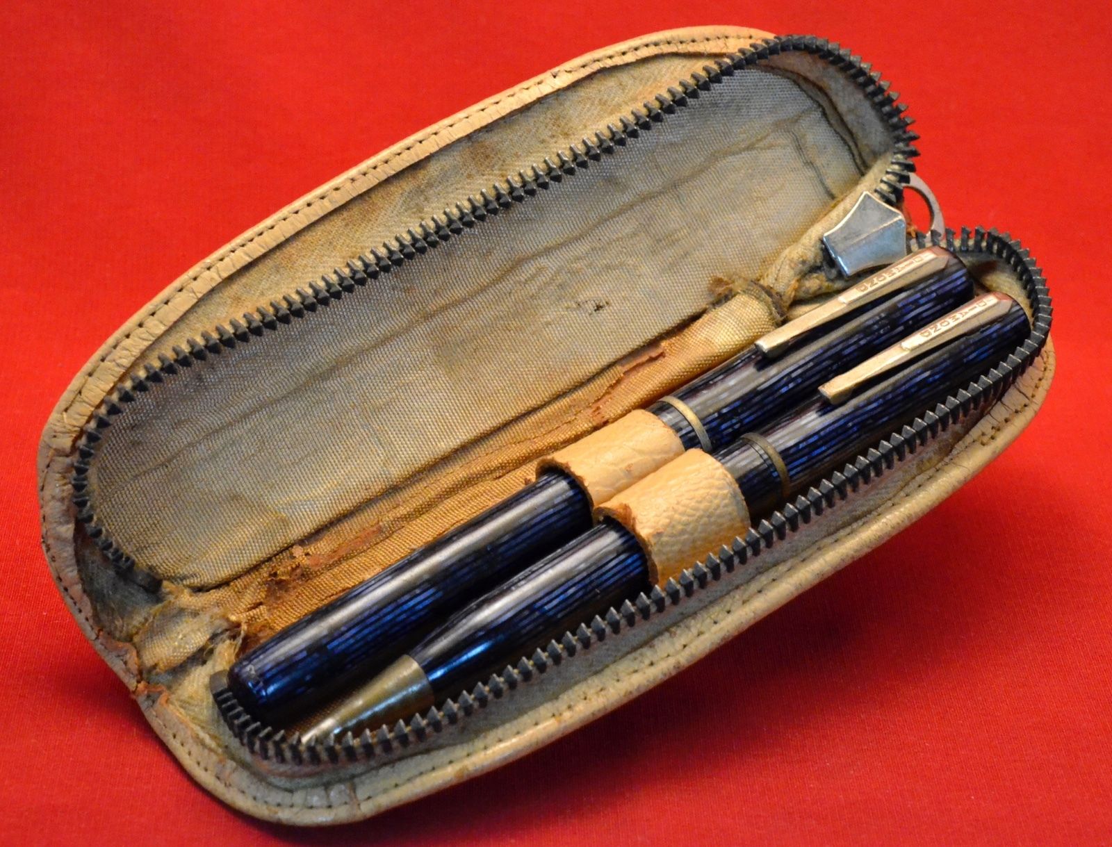 Vintage Diamond Blue Striped Set of Fountain Pen and Pencil w/Case (Ref.# 9194)