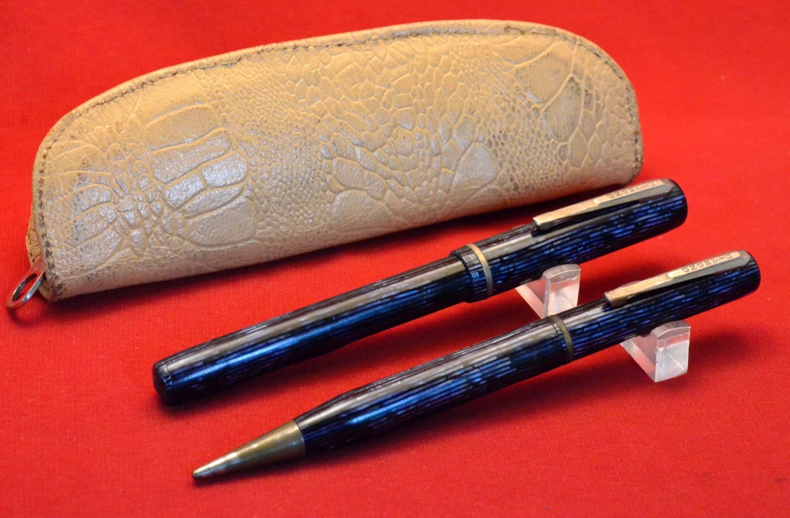 Vintage Diamond Blue Striped Set of Fountain Pen and Pencil w/Case (Ref.# 9194)