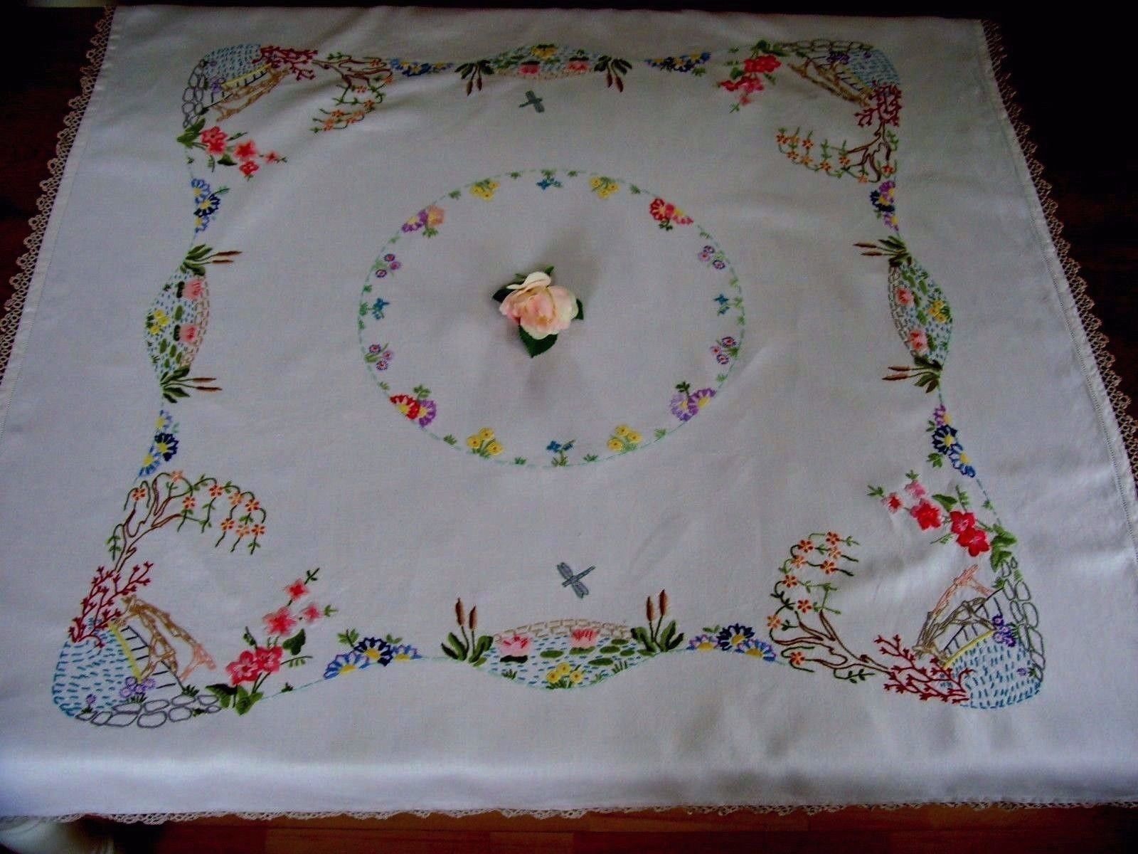 VINTAGE LINEN HAND EMBROIDERED TABLECLOTH COTTAGE GARDEN PONDS LACE GORGEOUS