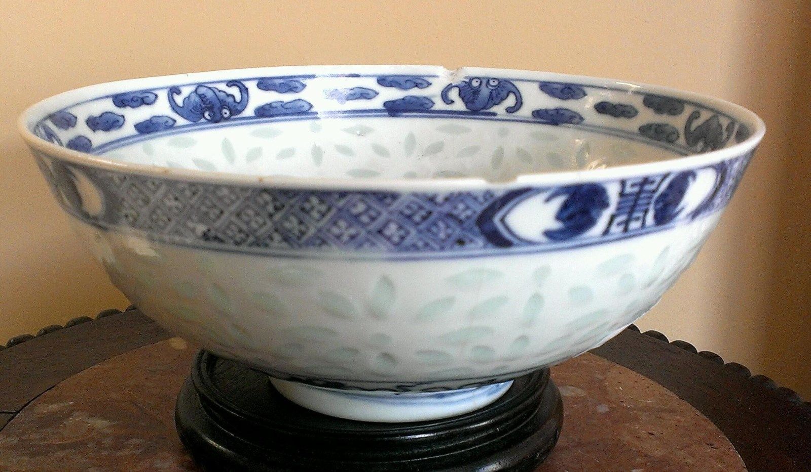 Rare Antique Chinese Blue & White Porcelain Bowl with Dragon.