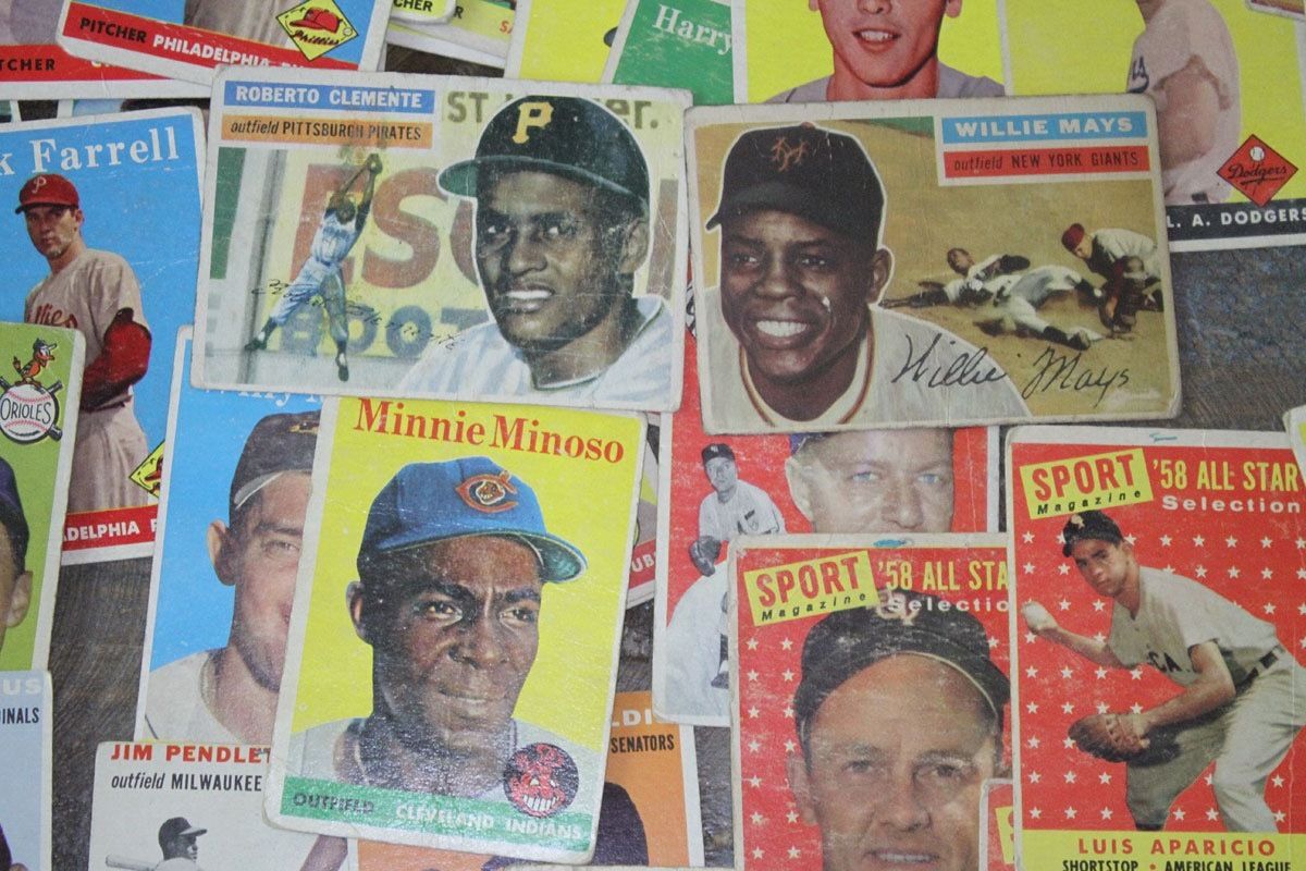 Large Lot of Topps 1950s and 1960s Baseball Cards,Clemente,Aaron,Mays