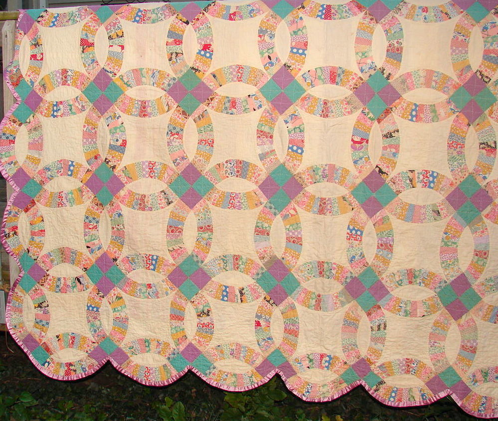 VINTAGE/ANTIQUE DOUBLE WEDDING RING QUILT 78" X 84" HAND PIECED/QUILTED