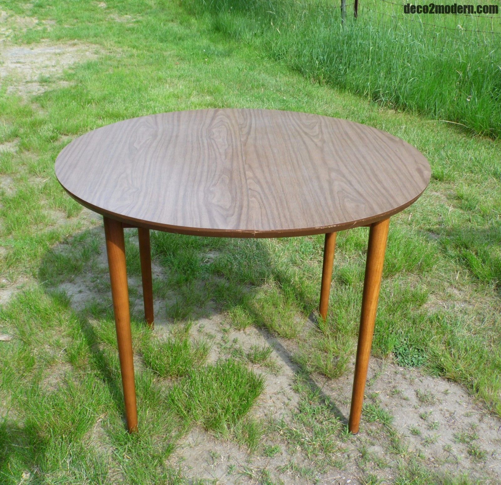 Vintage Mid Century Modern Danish Style Round Dining Table w/ Leaf Stanley Furn.