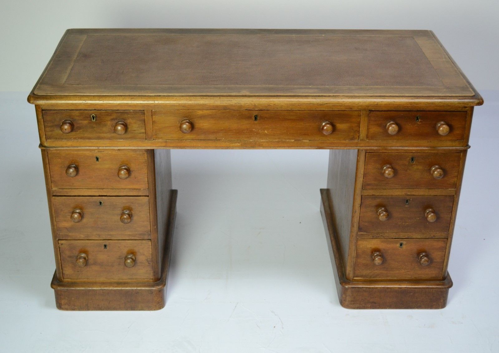 ANTIQUE / VICTORIAN OAK PEDESTAL WRITING DESK CIRCA 1880