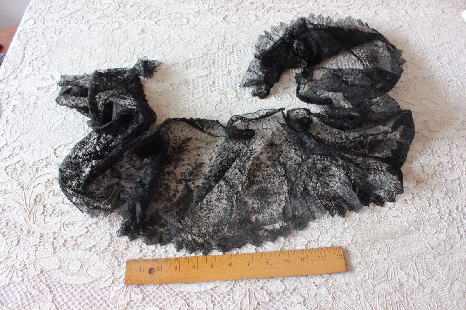 Antique French Handmade Black Silk Chantilly Lace Flounce c1840-1860