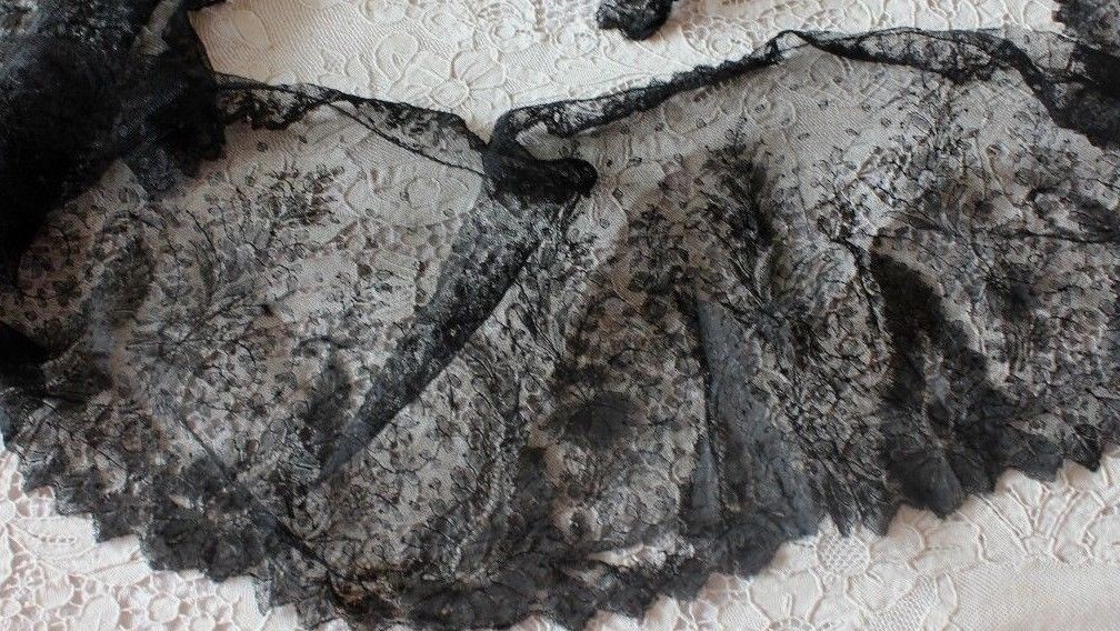 Antique French Handmade Black Silk Chantilly Lace Flounce c1840-1860