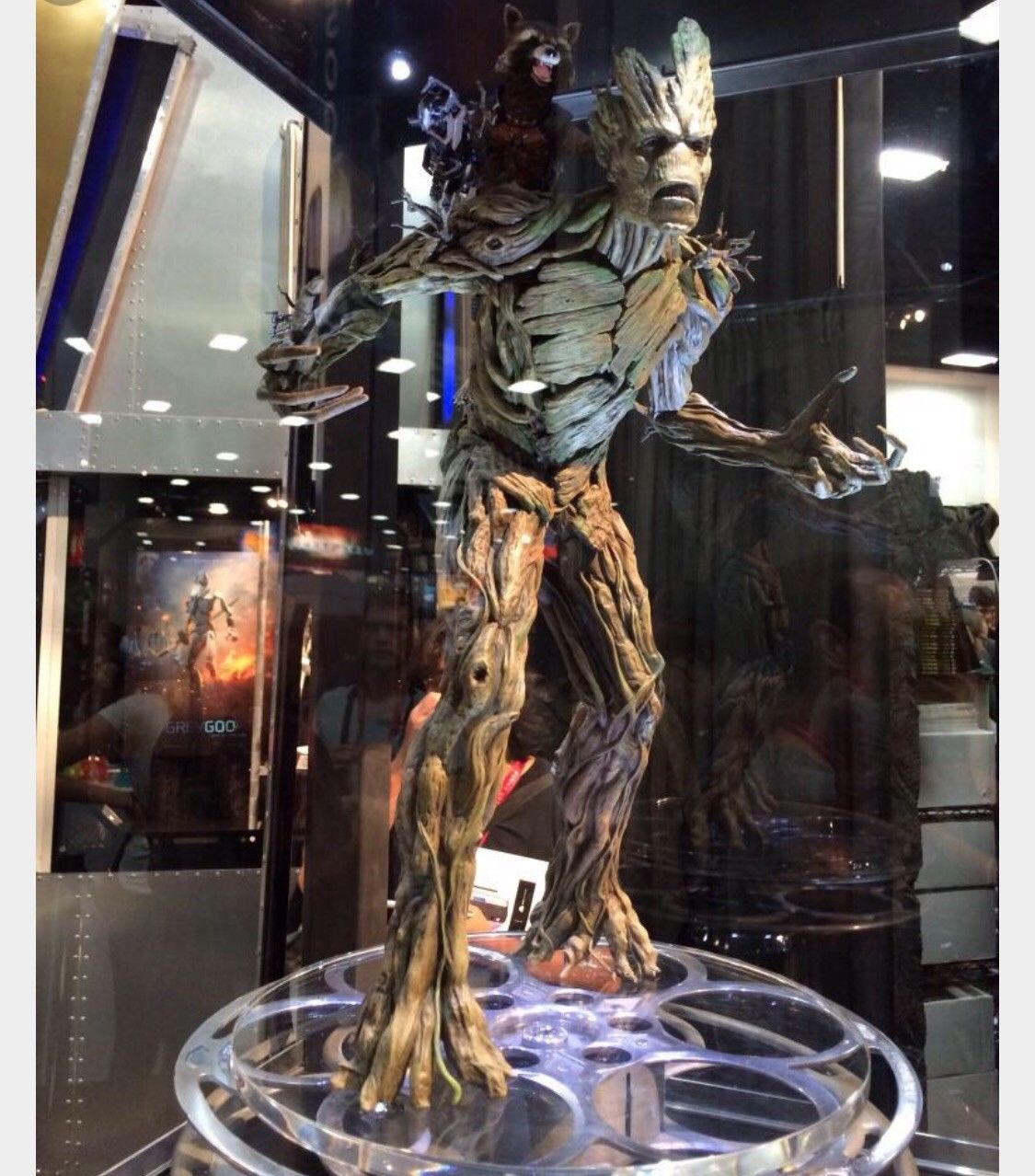 Rocket And Groot Statue 1/4 21 in Gentle Giant Guardians of the Galaxy Sideshow