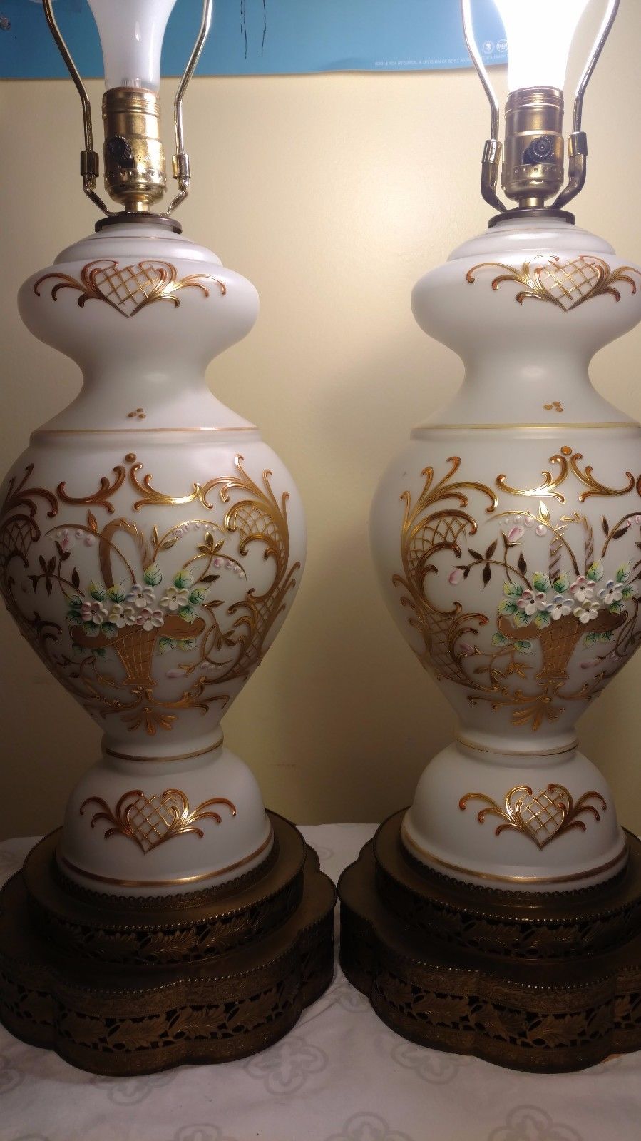 Vintage Antique Porcelain Hand-Painted Lamp Pair 24kt Gold Leaf Brass Filigree B