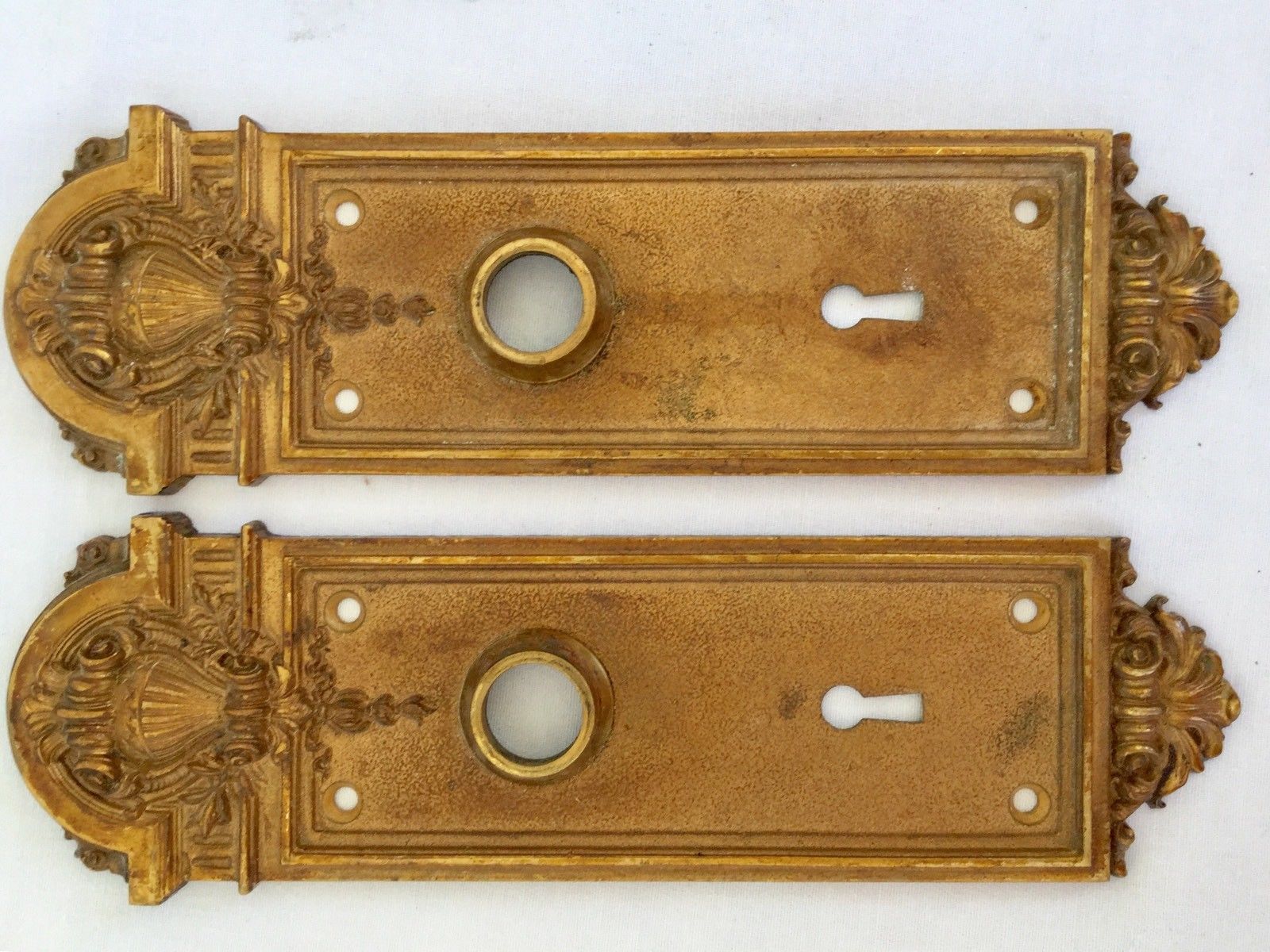 ANTIQUE VINTAGE BRASS DOOR KNOB SET HEAVY SOLID FANCY PLATES MORTISED HARDWARE