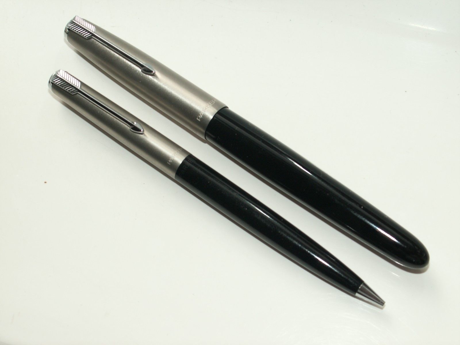 PARKER 51 FOUNTAIN PEN & PENCIL SET. IN ORIGINAL HARD CASE + INSTRUCTIONS. NR. M