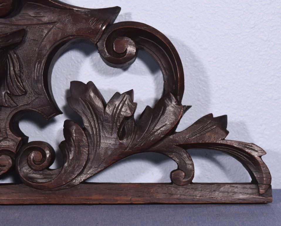 *26" French Antique Pediment/Crest in Solid Oak Wood with Face