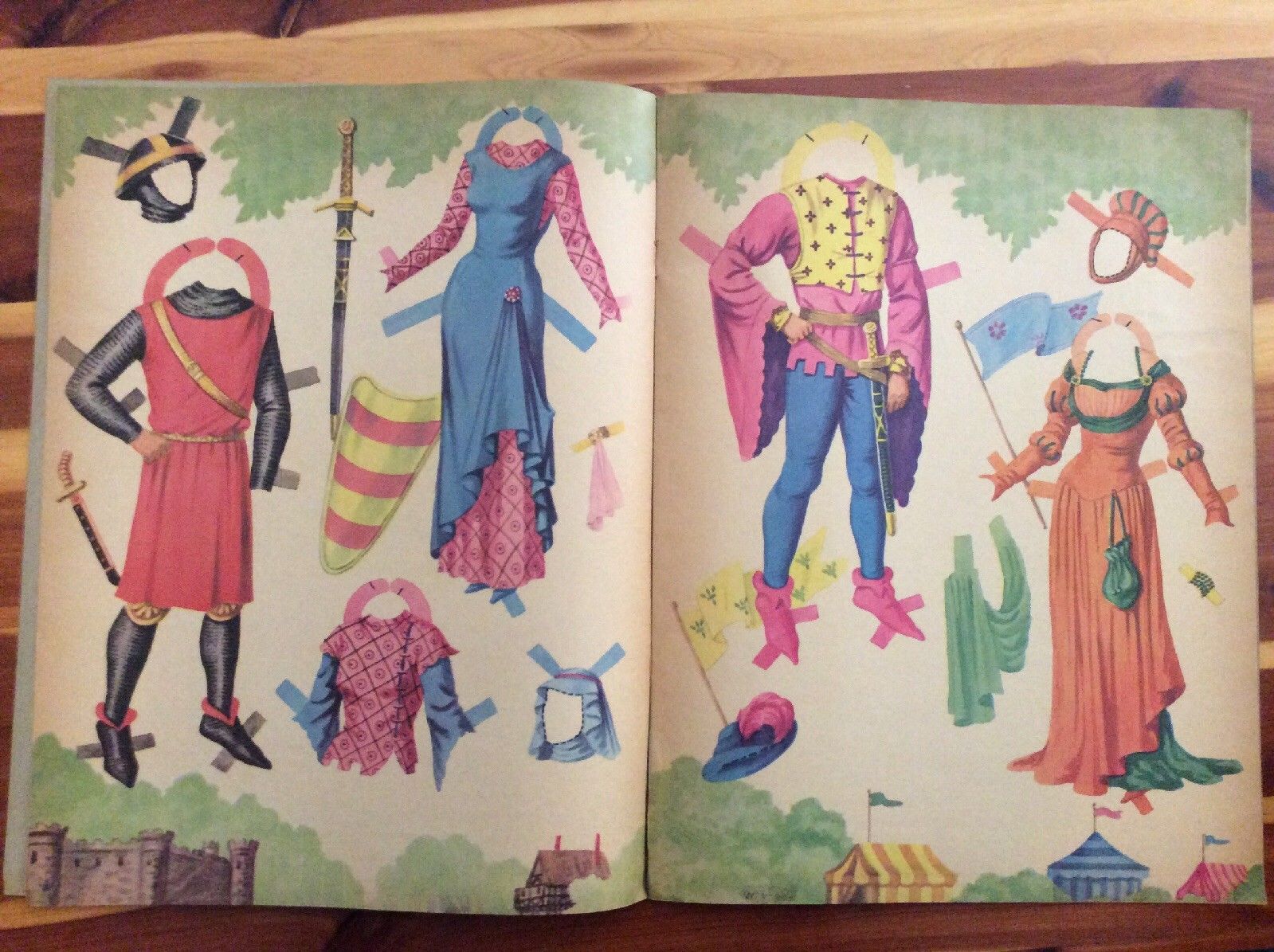 Vintage Uncut Robin Hood And Maid Marian Paper Dolls