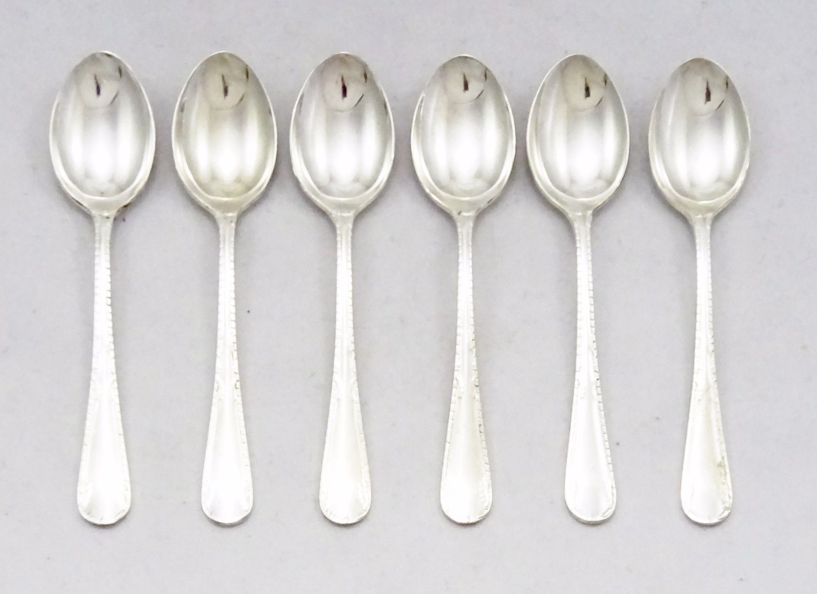 6 VINTAGE SUPERB QUALITY SILVER PLATE 4.25" COFFEE TEA SPOONS BOXED EPNS A1 VGC