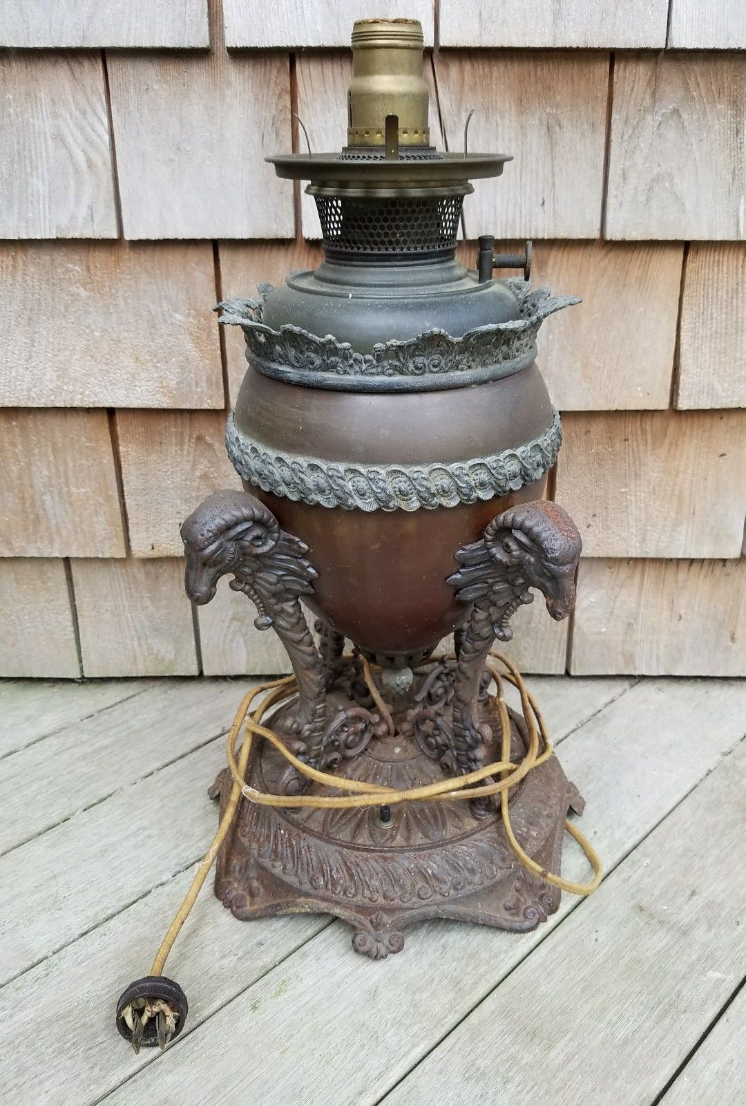 Antique B & H kerosene Art Nouveau lamp base with figural rams