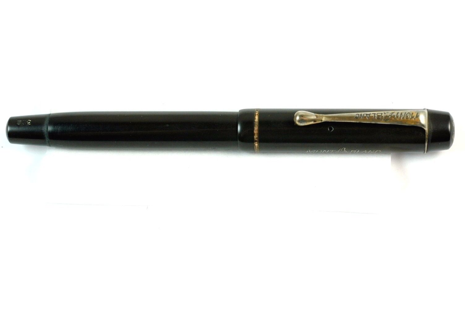 Montblanc 322 Black Hard Rubber Button Filler Fountain Pen W/ Gold Nib WORKS