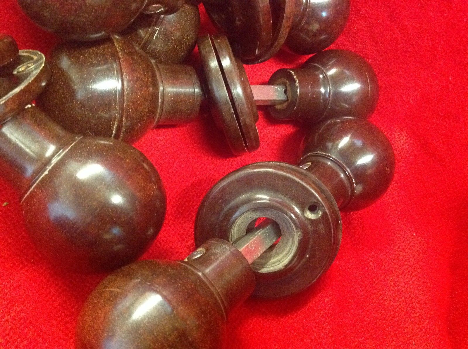 ONE PAIR of ORIGINAL  BAKELITE DOOR KNOBS / HANDLES    -BK33-