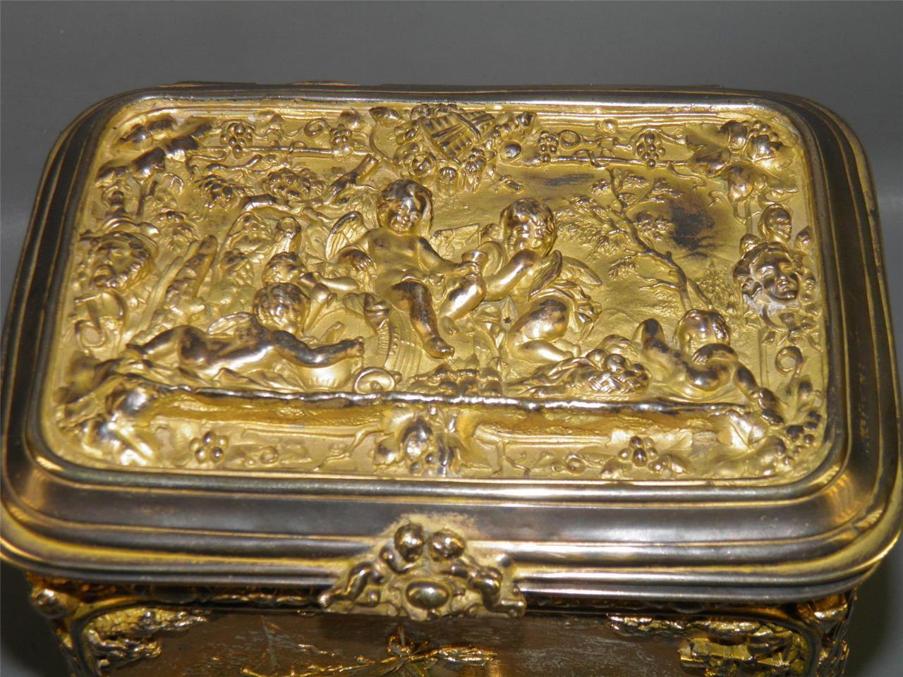 ANTIQUE ORNATE GILDED BRONZE DORE FIGURAL CHERUB JEWELRY TRINKET DESK CASKET BOX