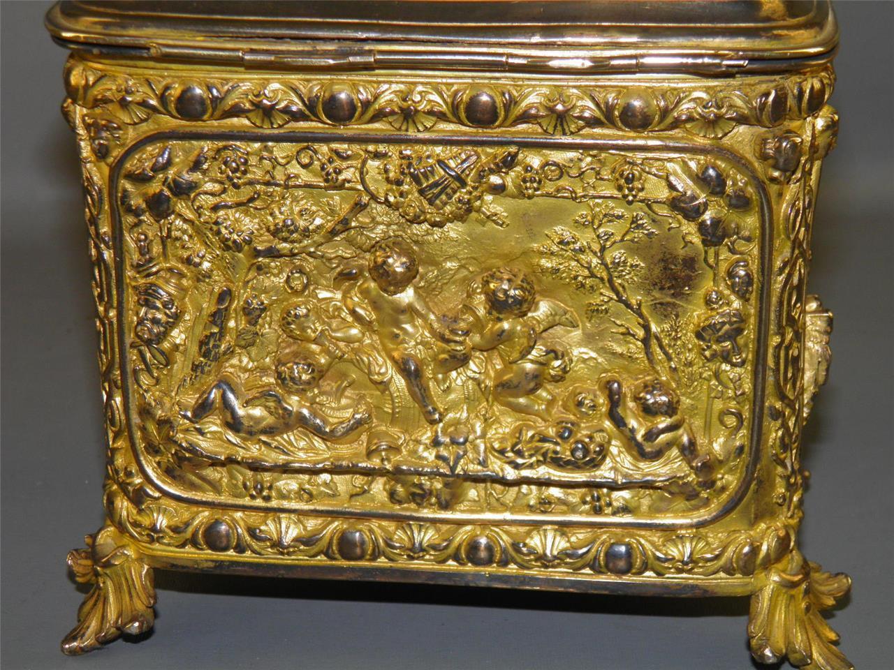 ANTIQUE ORNATE GILDED BRONZE DORE FIGURAL CHERUB JEWELRY TRINKET DESK CASKET BOX