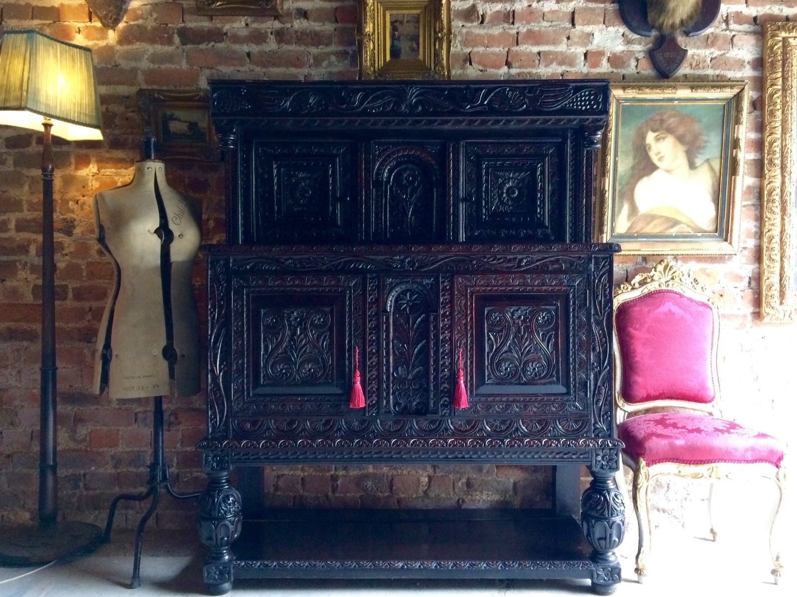 Stunning Antique Court Cupboard Buffet Heavily Carved Oak18th Century George III