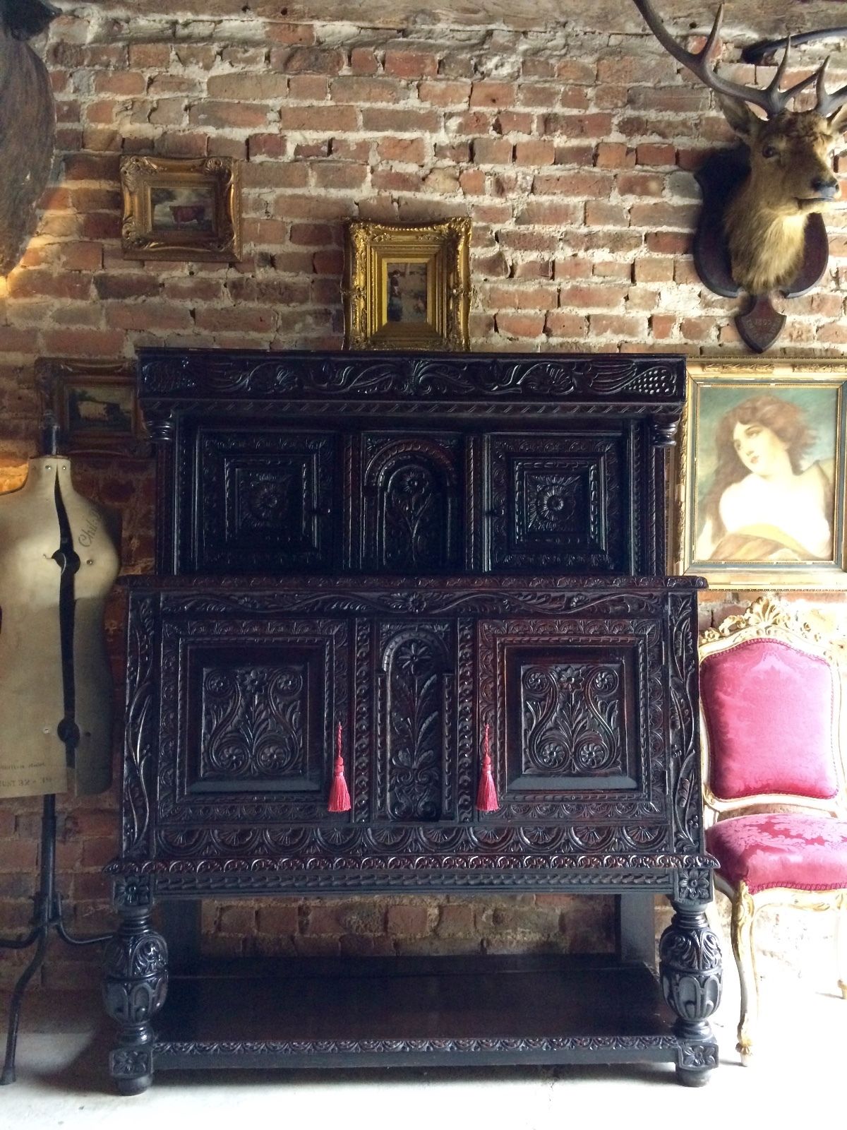 Stunning Antique Court Cupboard Buffet Heavily Carved Oak18th Century George III