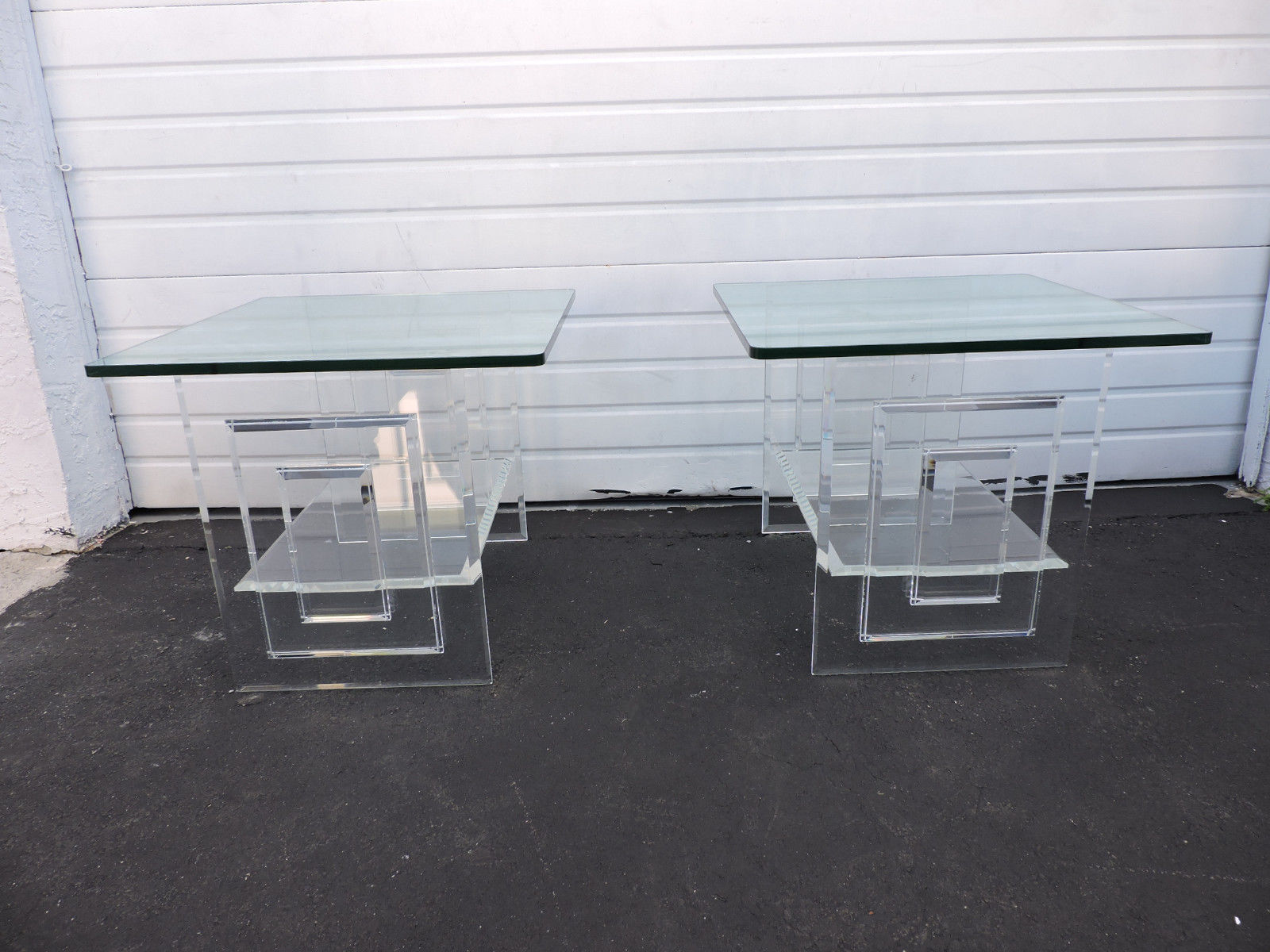 Pair of Mid Century Lucite Acrylic Glass Top Side End Tables Nightstands 8428