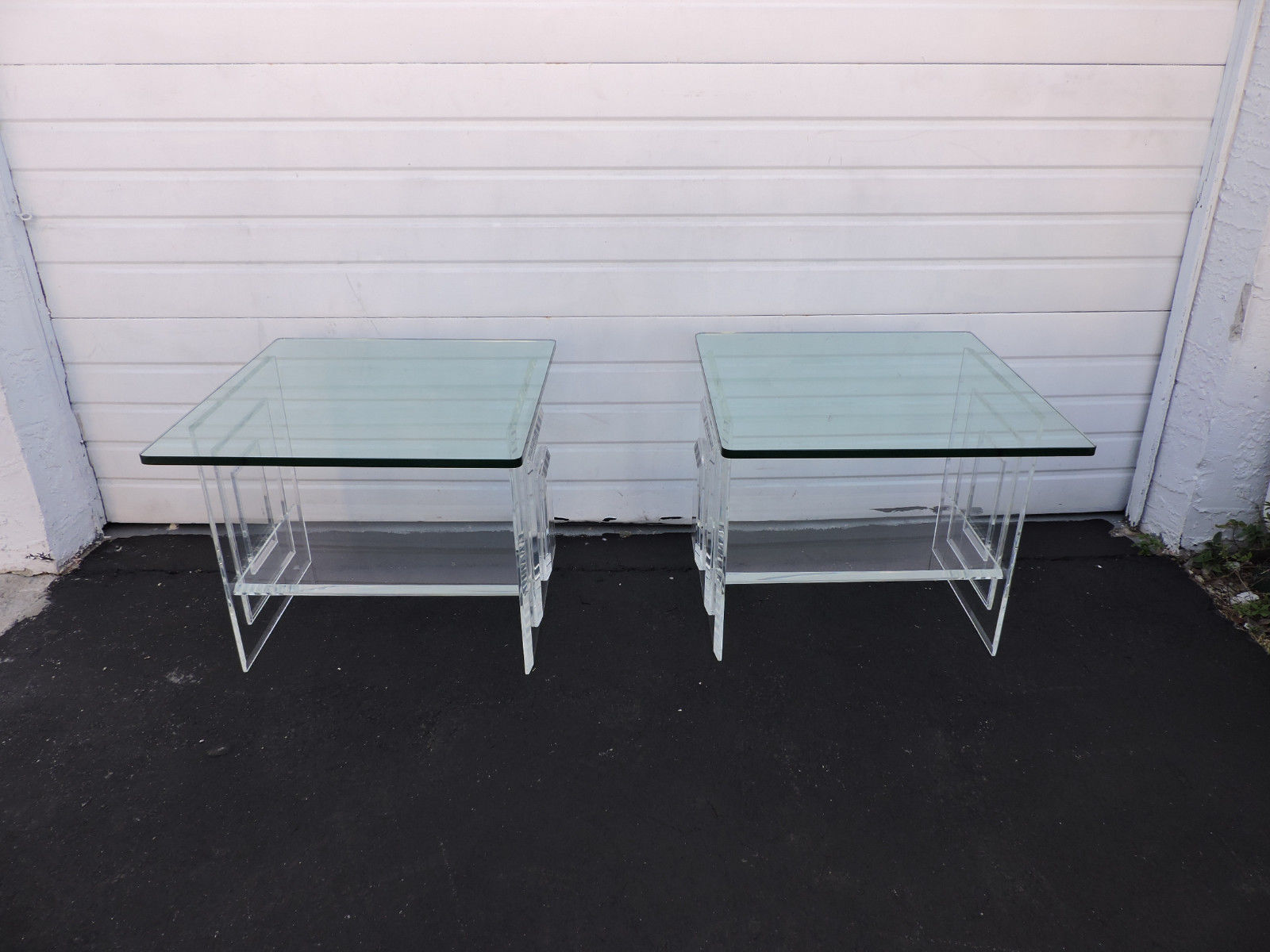 Pair of Mid Century Lucite Acrylic Glass Top Side End Tables Nightstands 8428