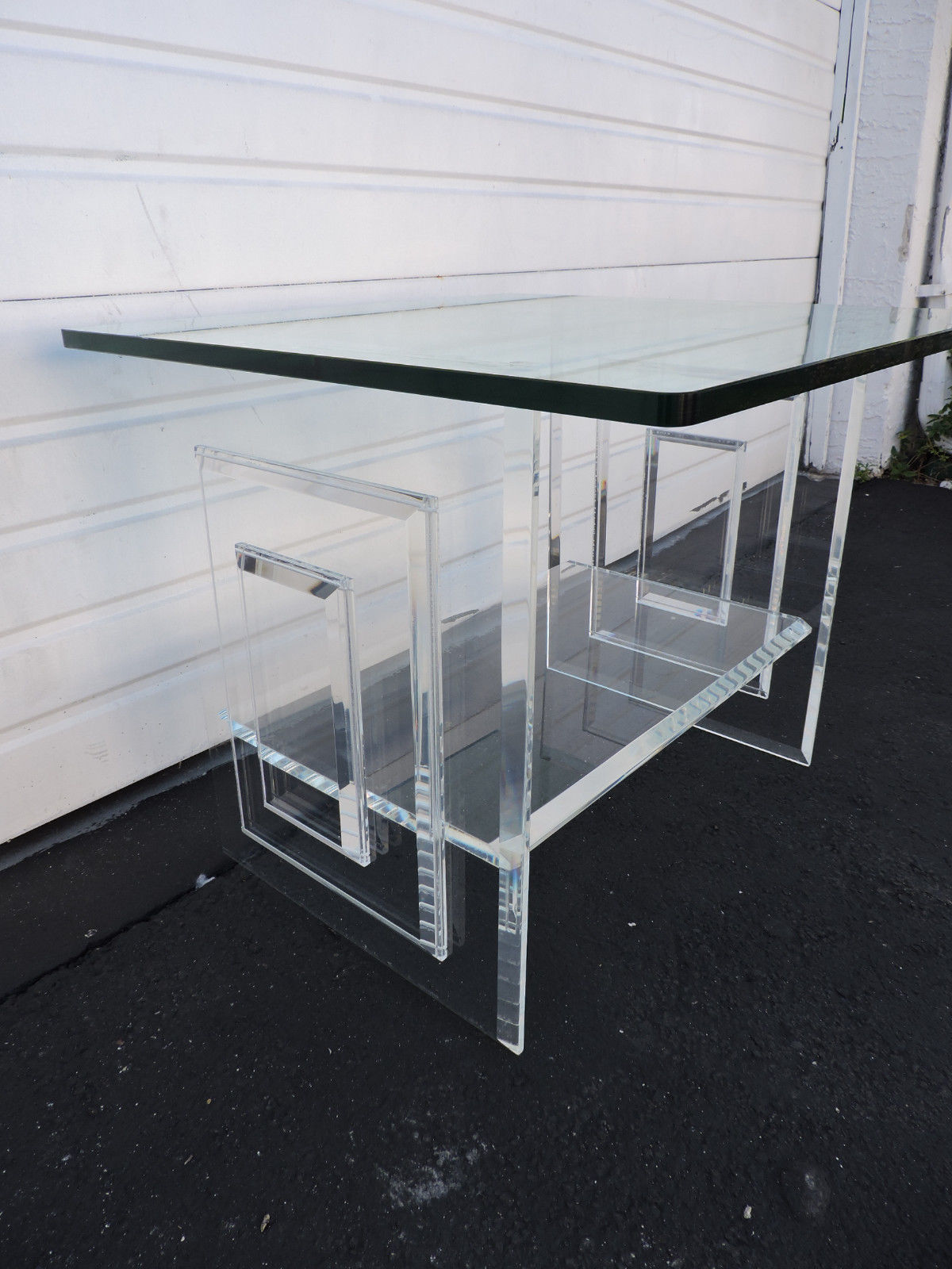 Pair of Mid Century Lucite Acrylic Glass Top Side End Tables Nightstands 8428