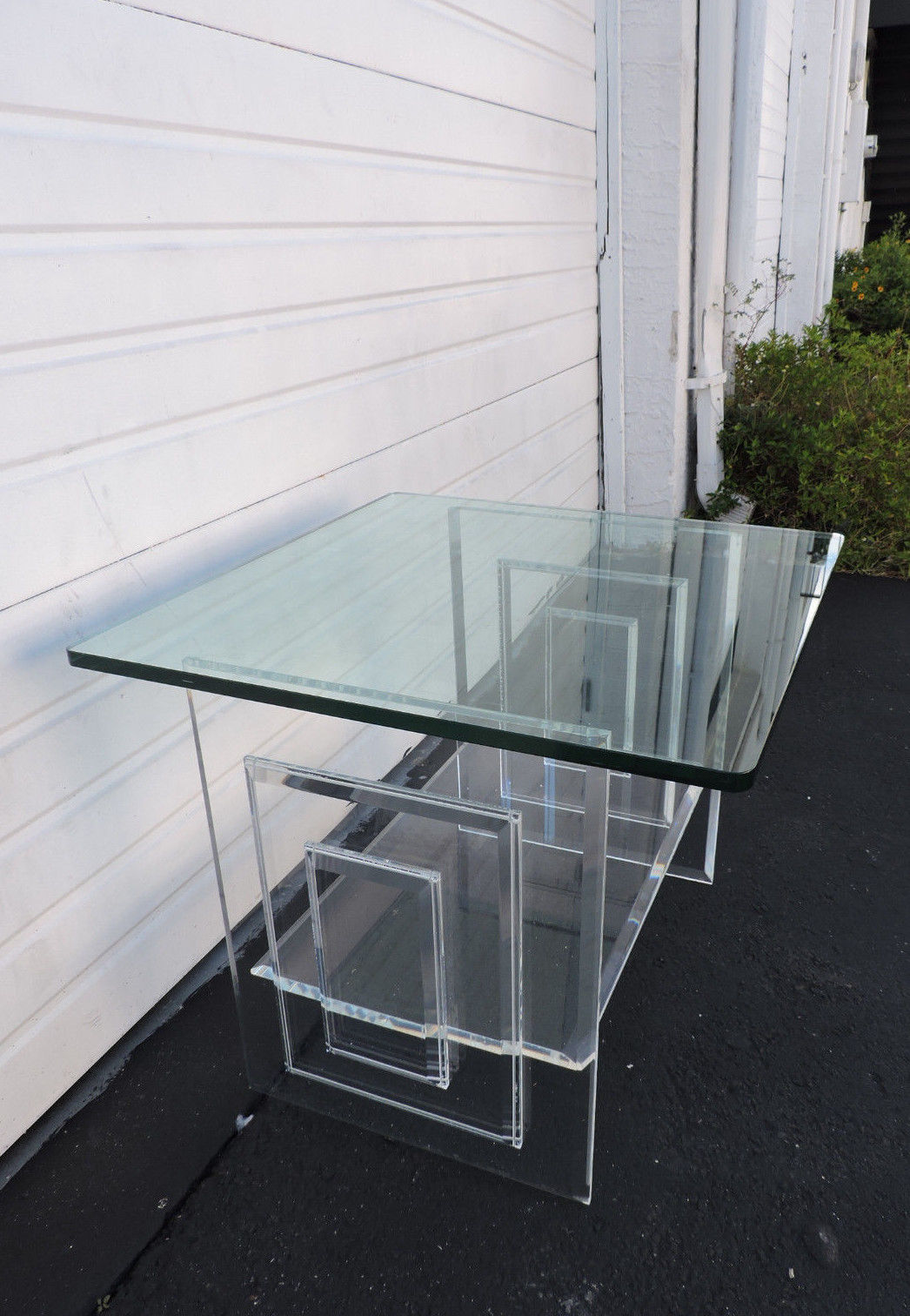 Pair of Mid Century Lucite Acrylic Glass Top Side End Tables Nightstands 8428