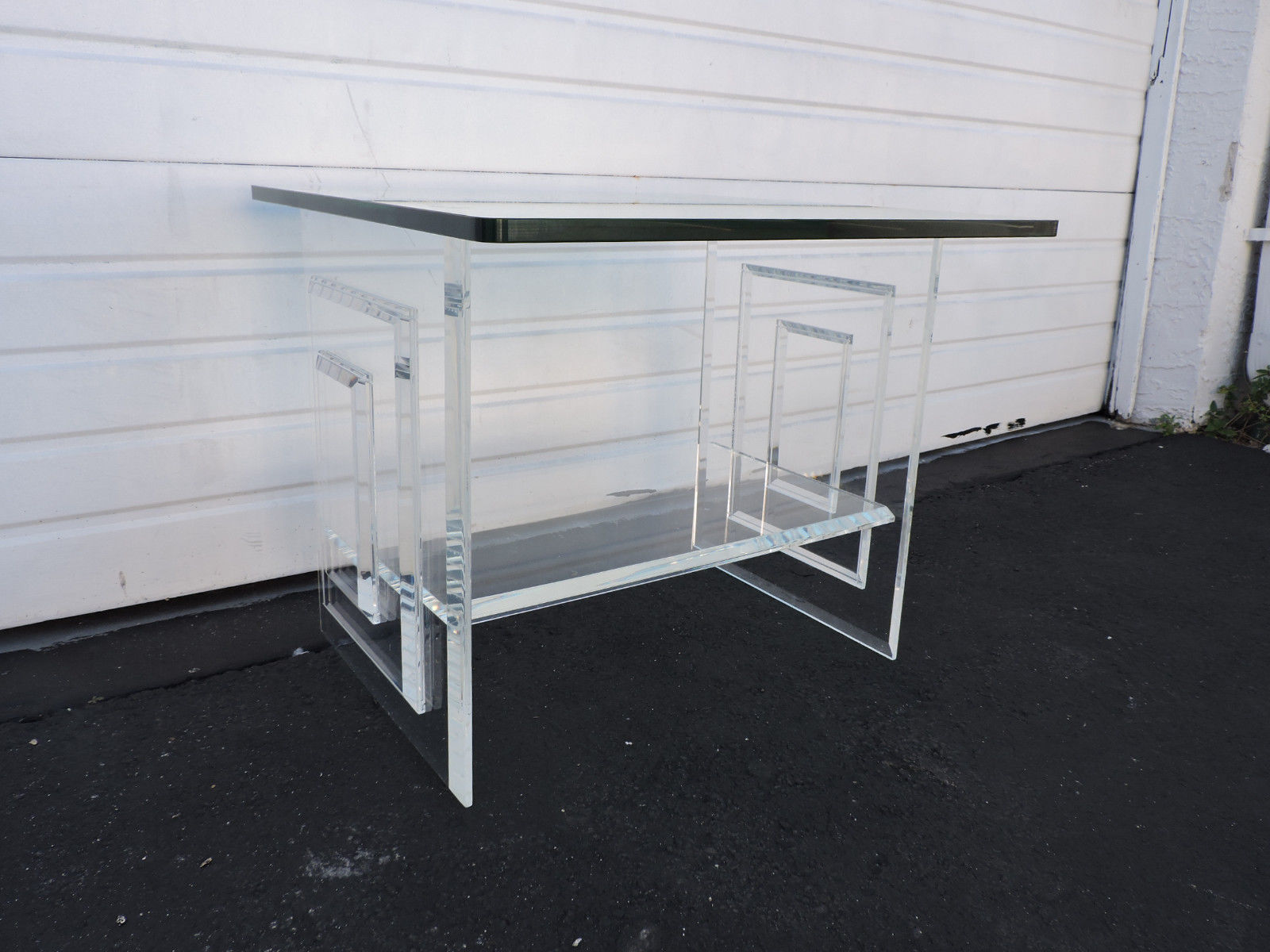 Pair of Mid Century Lucite Acrylic Glass Top Side End Tables Nightstands 8428